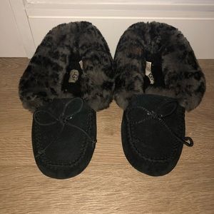 UGGS Alena Leopard Moccasin Black - Size 8
